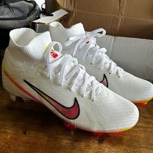 Nike mercurial NEW NEVER WORN!!